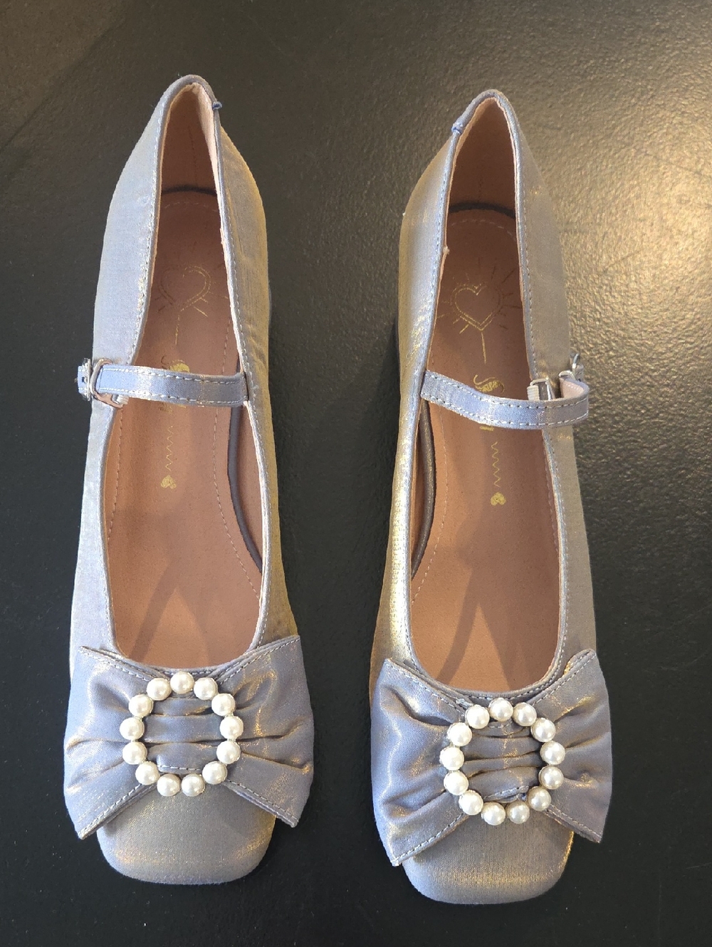 NWOT Size 38 Pearl-Buckle Silver Mary Jane Heels With Gold Shimmer